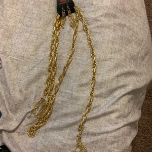 Paparazzi jewelry necklace with earrings